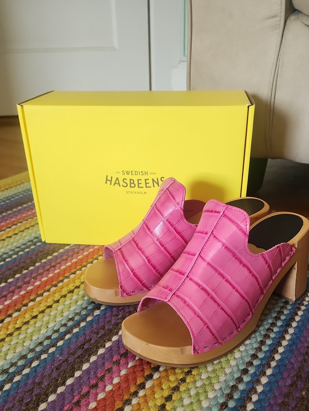 Swedish Hasbeens Pink Croc-Embossed Leather Clog Heels Size 39
